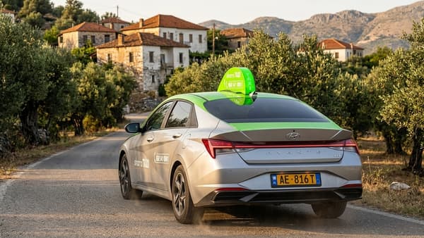 Taxi to Patos, Roskovec and Lushnjë from Fier
