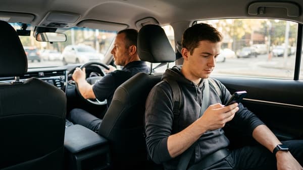 How much does a taxi cost in Fier? How fares work